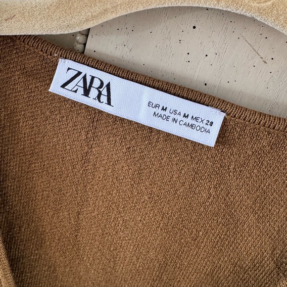 Zara Gold Button Knit Vest - Picture 4 of 5